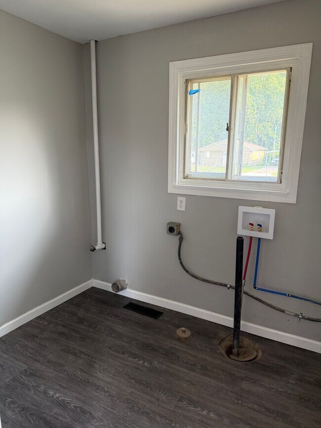 Building Photo - 3BR Plain Township Ranch