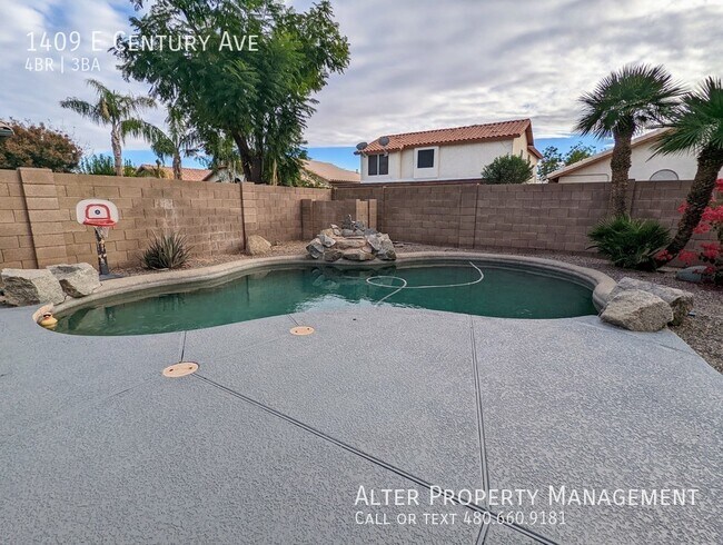 Building Photo - 4 Bedroom 2.5 Bath with Pool in Gilbert