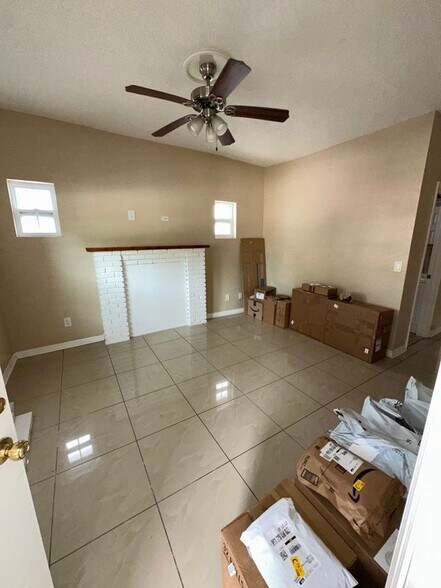 Building Photo - 3460 4th Ave S