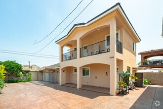 Building Photo - Stylish & Bright 2 Bed 2 Bath | Fully Furn...
