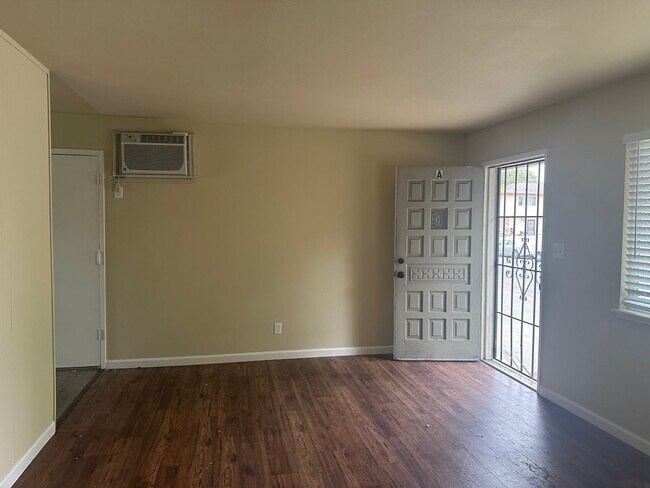 Building Photo - 871 El Cerrito Way