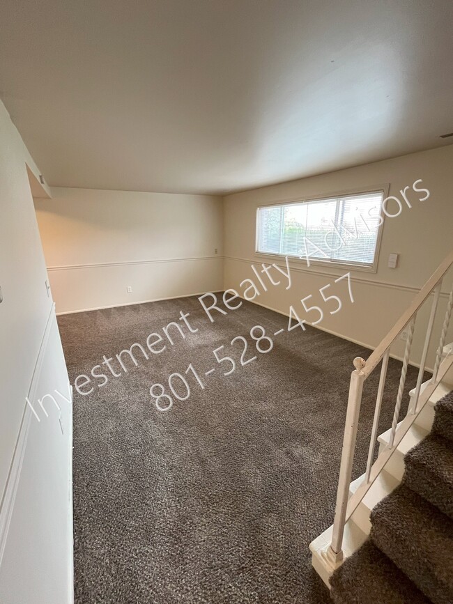 Building Photo - Spacious Apartment in Salt Lake City!