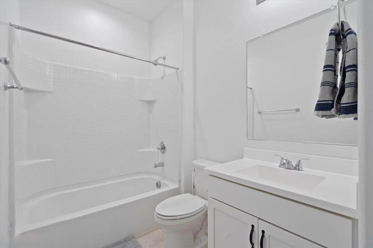Building Photo - 6313 N 68th Dr