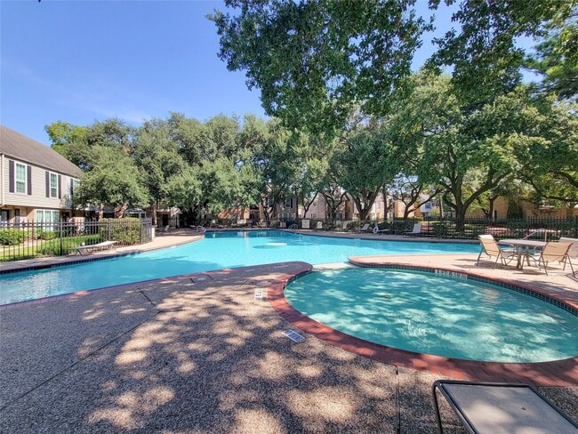 Building Photo - 13168 Trail Hollow Dr