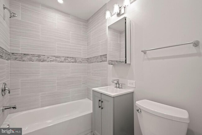 Building Photo - 1110 Wimbledon Dr