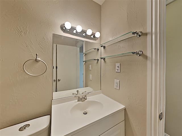 Building Photo - 805 Aransas Dr