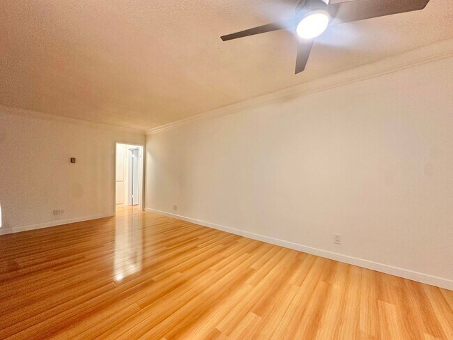 Building Photo - 1432 N Fairfax Ave