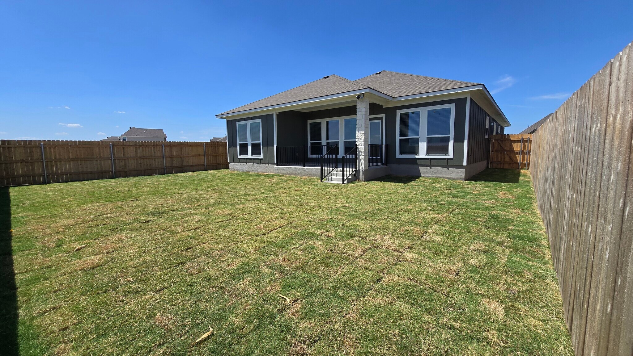Building Photo - 449 Pipe Creek Dr