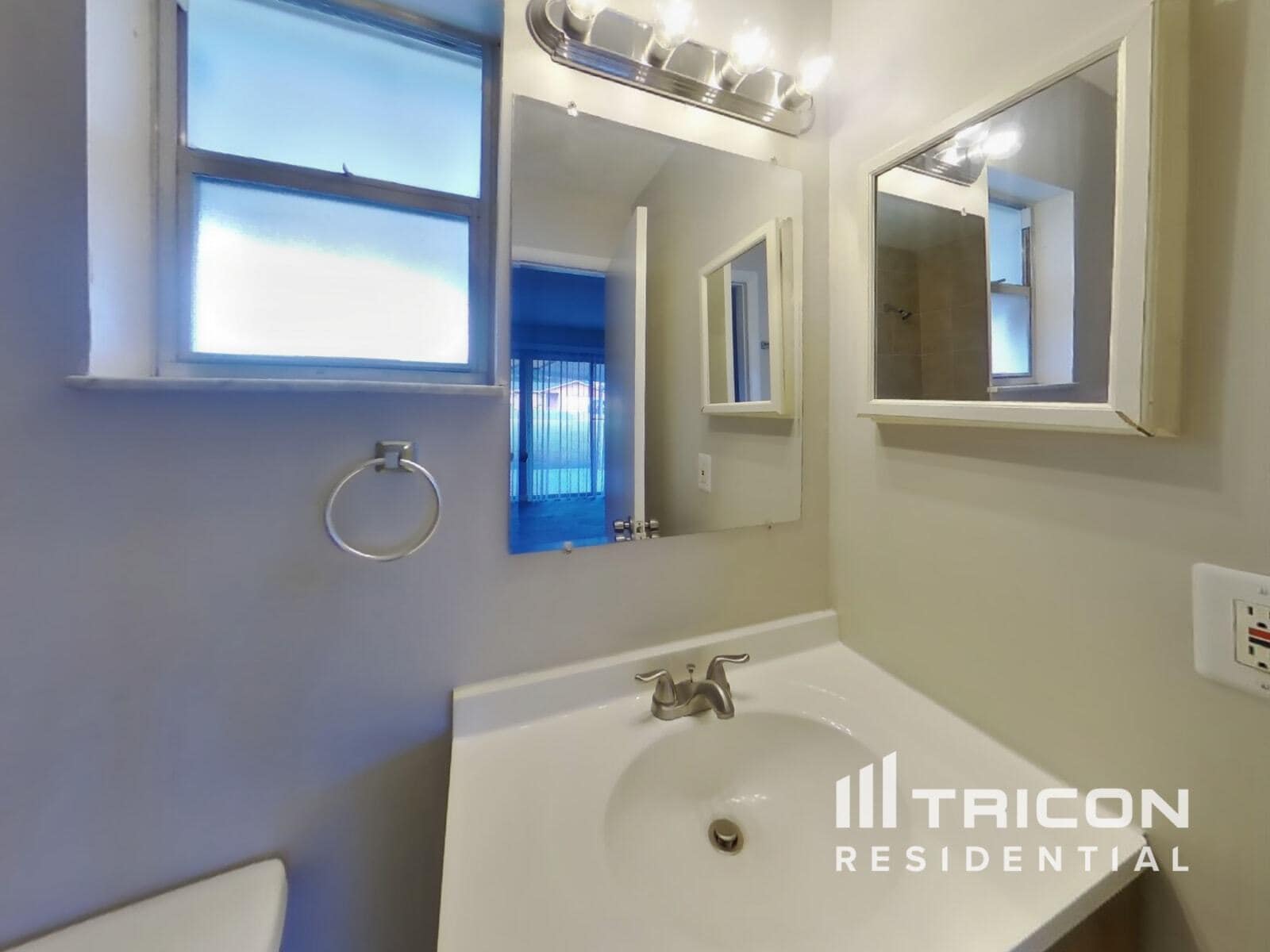 Building Photo - 1484 Bloomingdale Rd