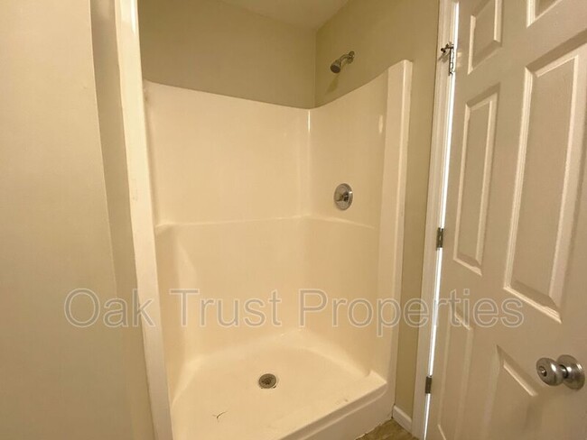 Building Photo - 7866 Park Gate Dr