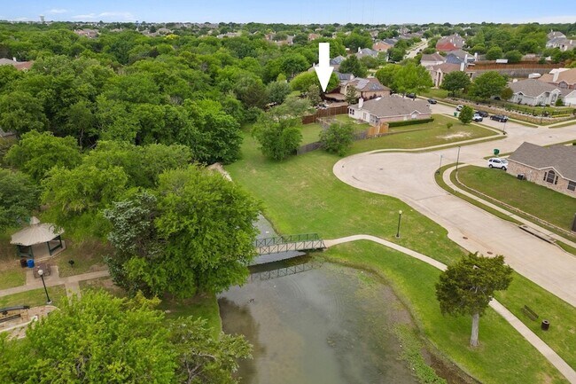 Building Photo - 1088 Pondview Dr