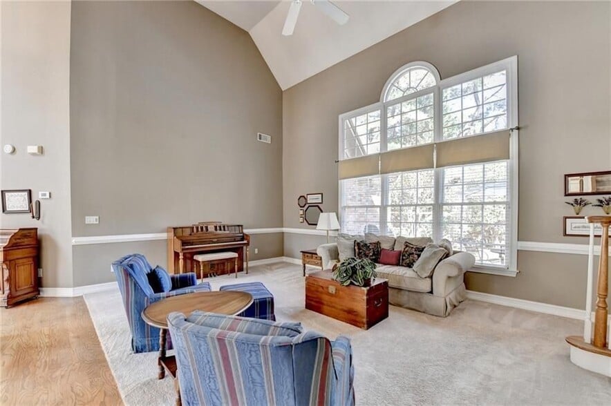 Building Photo - 355 Laurel Oak Dr