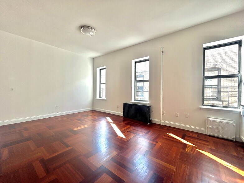 Building Photo - 605 W 137th St