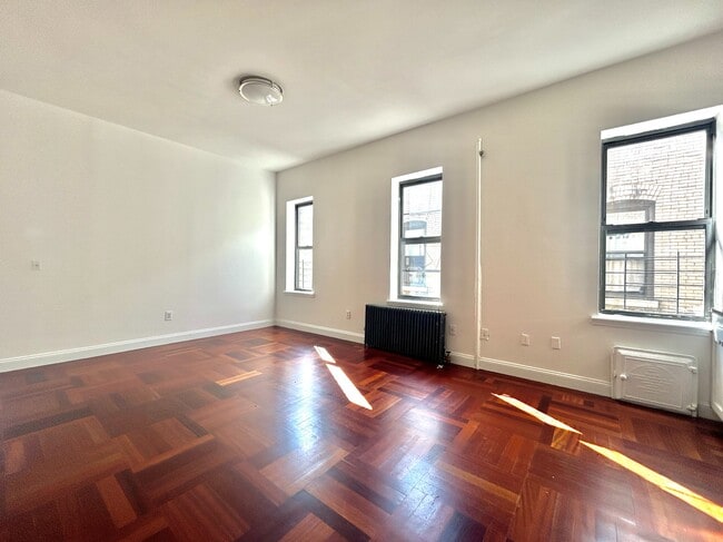Building Photo - 605 W 137th St