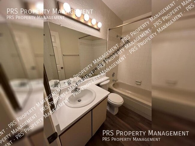 Building Photo - 7701 S Heather Dr