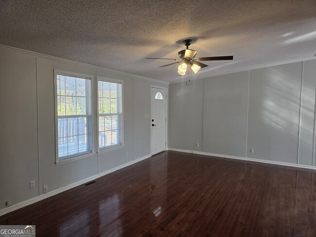 Building Photo - 203 River Oak Dr