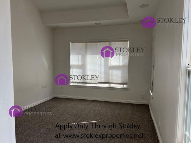 Building Photo - 2427 Sycamore Ave