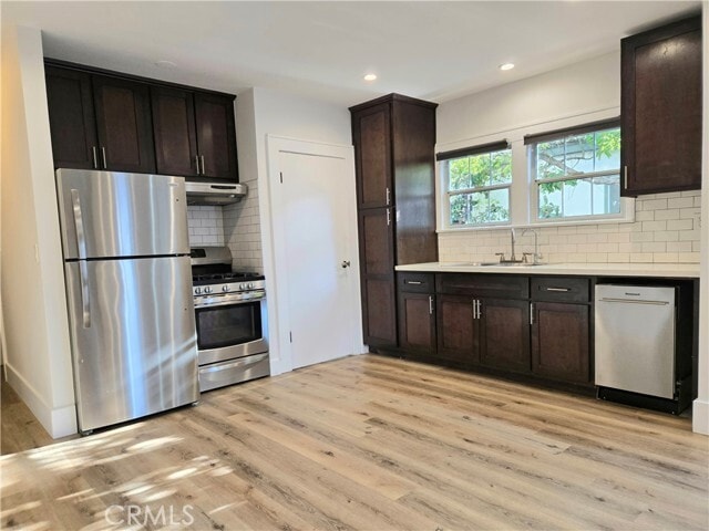 Building Photo - 908 Victoria Ave