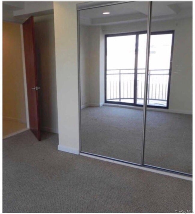 Building Photo - 4 Chelsea Pl