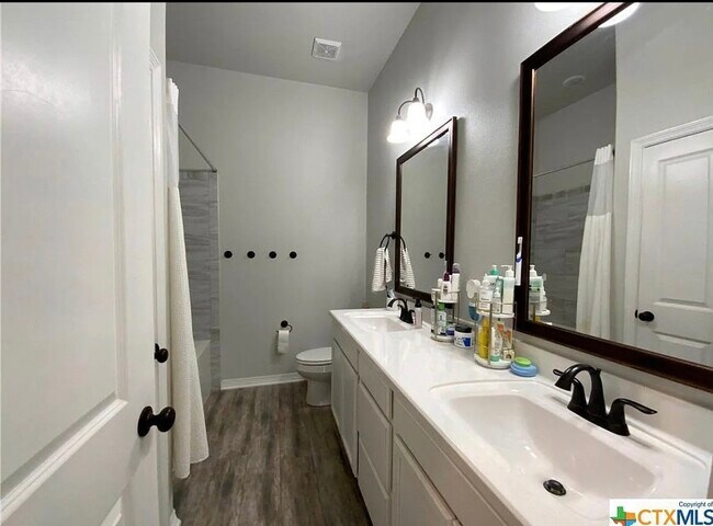 Building Photo - 3404 Braford Dr