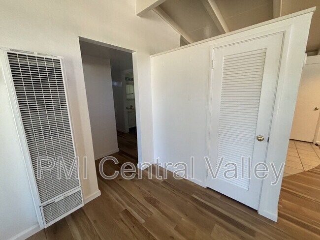 Building Photo - 944 Bridgewood Way