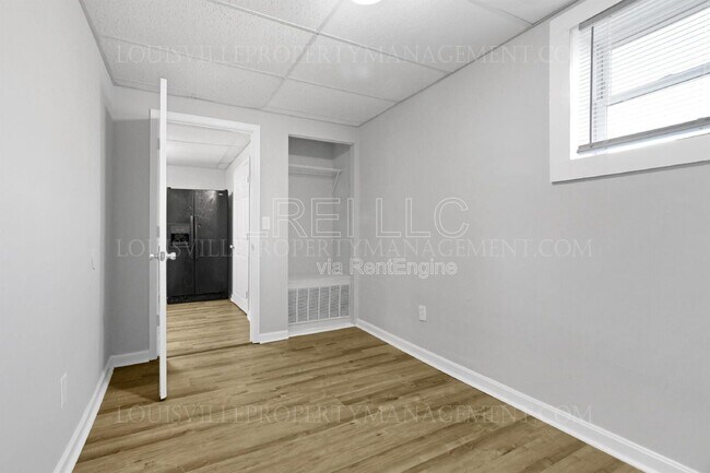 Building Photo - 704-706 Roselane St