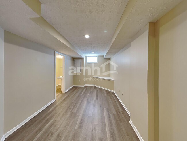 Building Photo - 545 Weeping Willow Ln