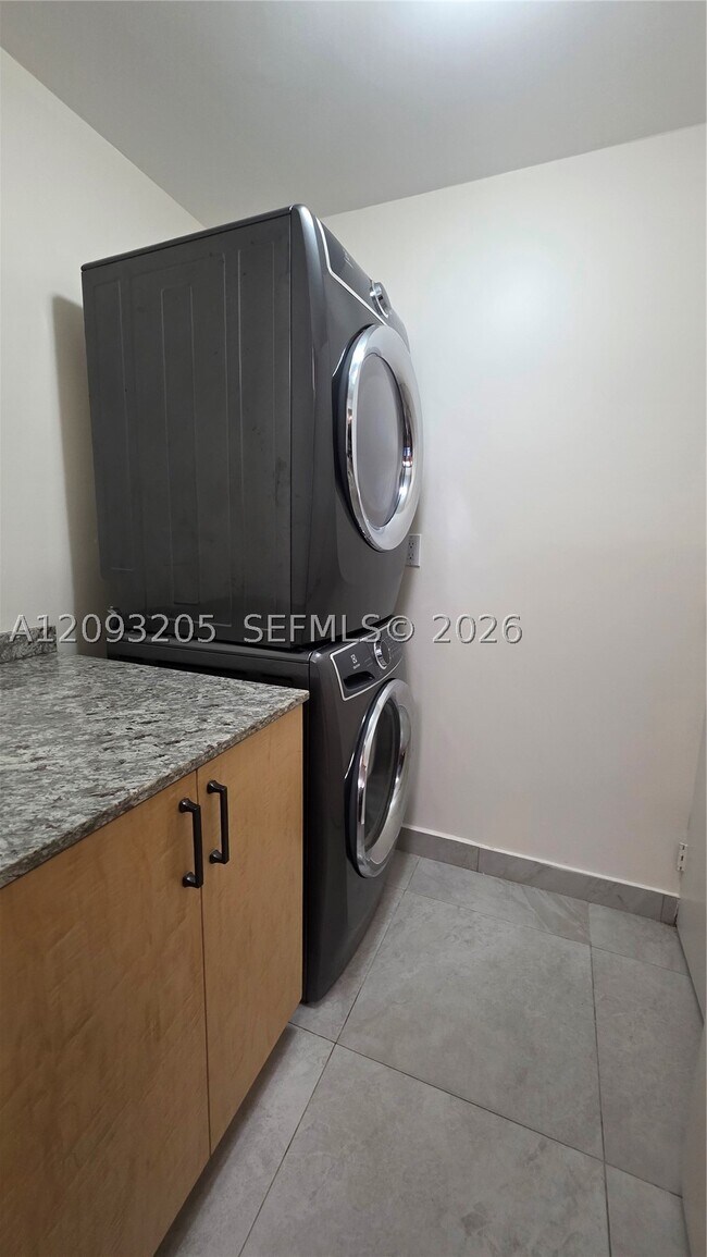 Building Photo - 19362 SW 103rd Ct