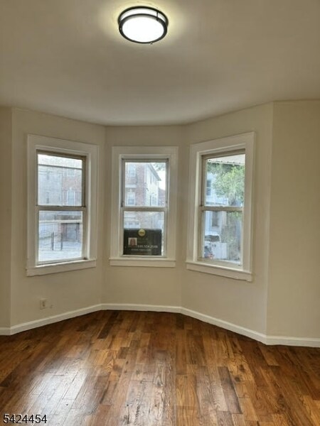 Building Photo - 102 S 12th St