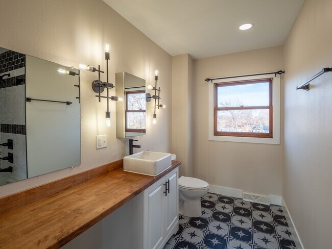 Building Photo - Westwood