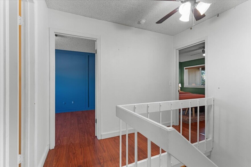 Building Photo - 1736 Palm Dr
