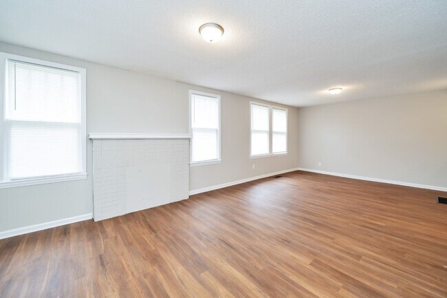 Building Photo - Spacious Hueytown Oasis – Country Feel, Ci...