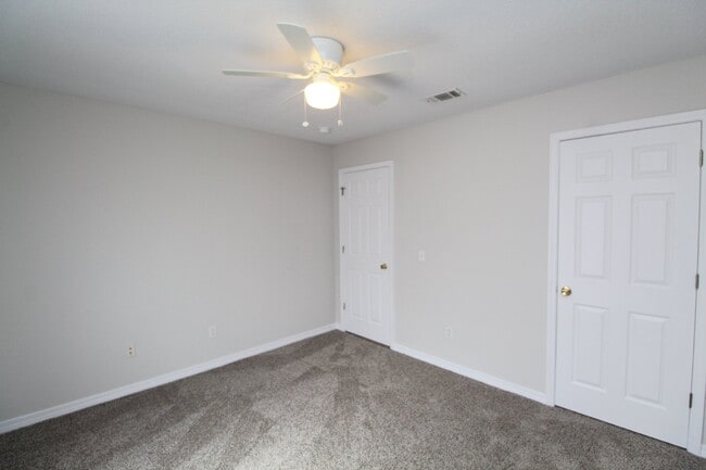 Building Photo - Southwest Pensacola Home – 3 Bedrooms, Gar...