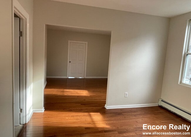 Building Photo - 75 Putnam St