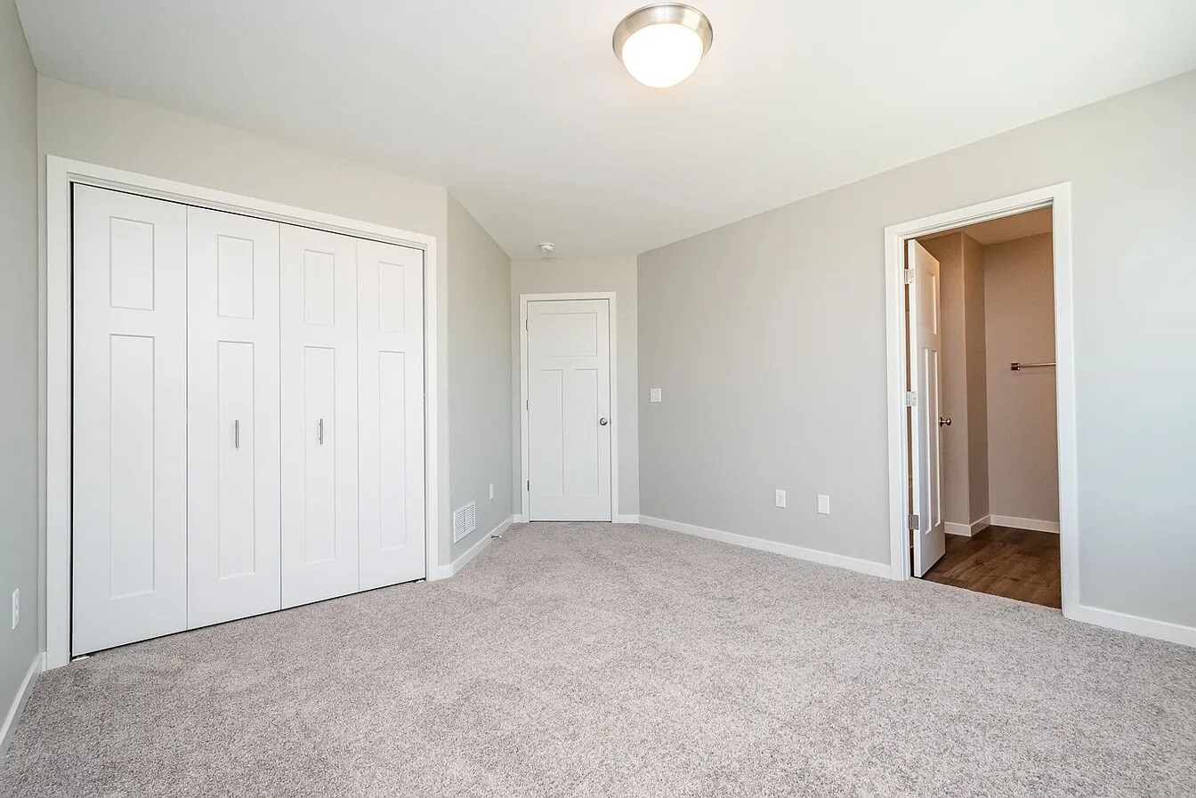 Building Photo - 625 Catherine Dr