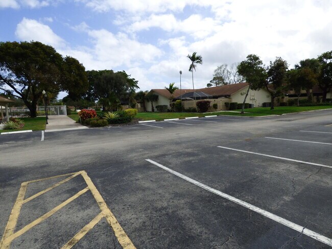 Building Photo - 729 NW 29th Avenue D Delray Beach Fl 33445