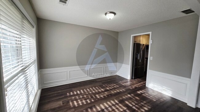 Building Photo - 2106 Clearvista Dr NW