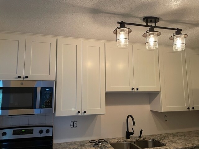 Building Photo - 329 Geneva Ave N