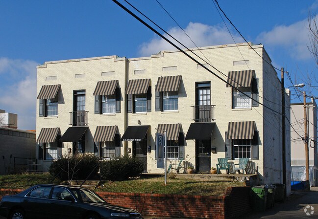 Building Photo - 16 S Dooley Ave