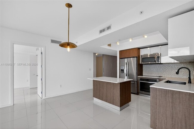 Building Photo - 5252 NW 85th Ave