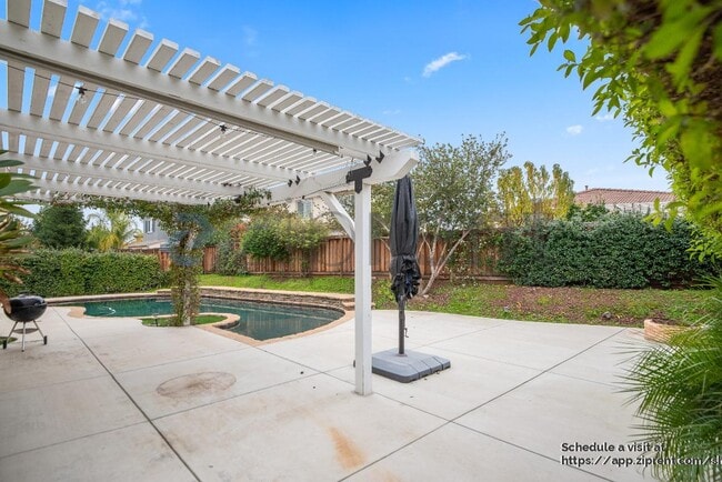 Building Photo - 1726 Hummingbird Way