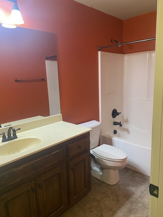 Building Photo - 5429 William Ln