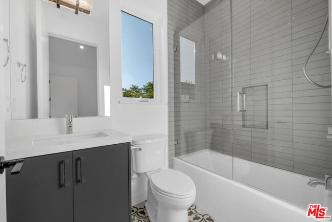 Building Photo - 3137 Curts Ave