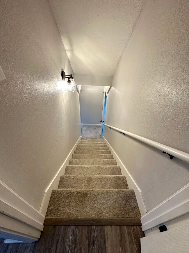 Building Photo - 301 Carmel Valley Way