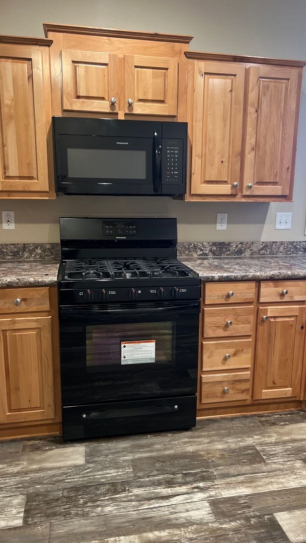 Building Photo - Newer Manufactured home  Paradise Location...