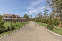Building Photo - 641 Little Bird Rd