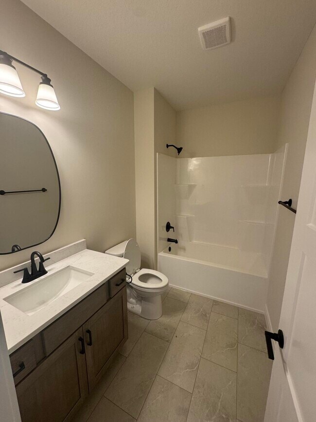 Building Photo - 5316 Buttercup Dr