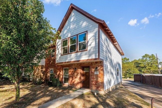 Primary Photo - 20361 Fieldtree Dr