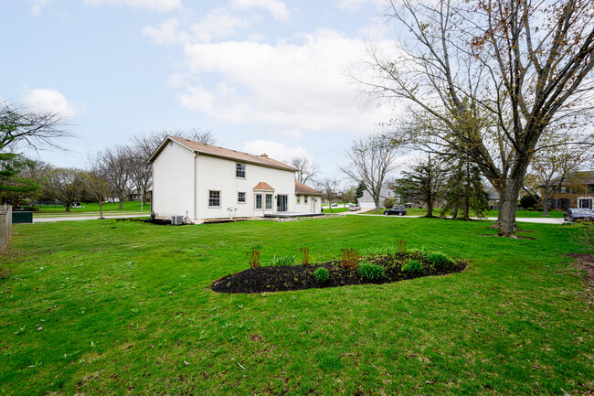 Building Photo - 1072 S Naper Blvd