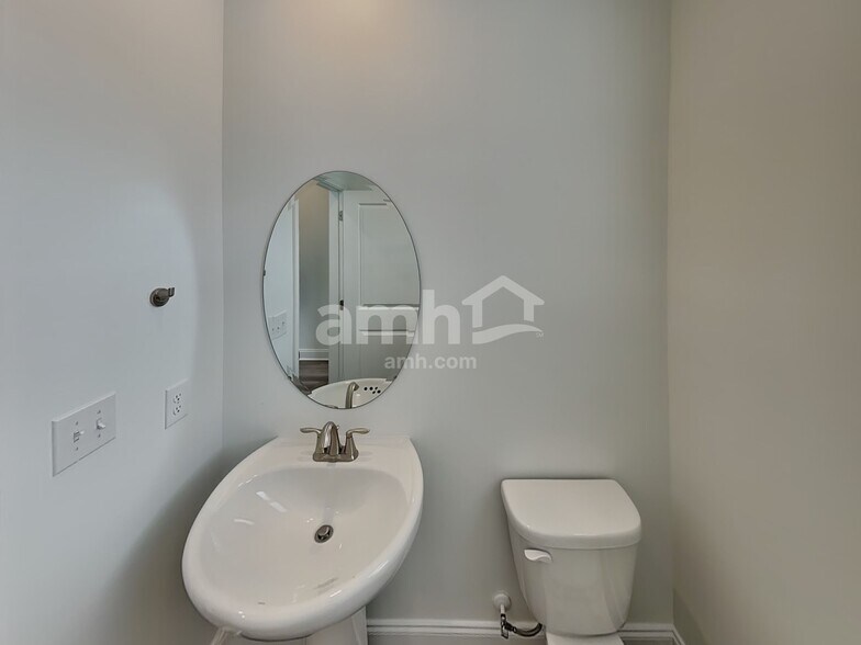 Building Photo - 208 Argea Dr